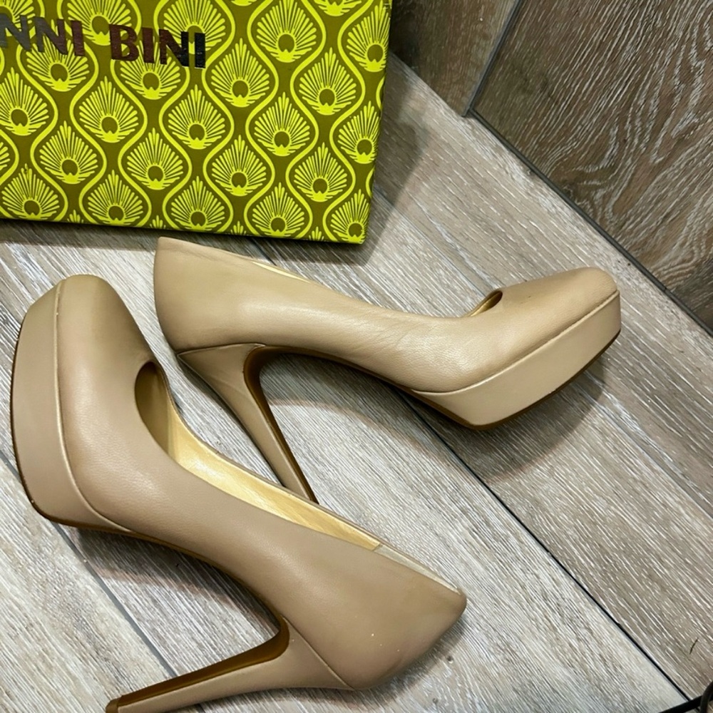New! Gianni Bini Beige Platform Heels| Size 7.5 | Stiletto | Closed Toe| Formal